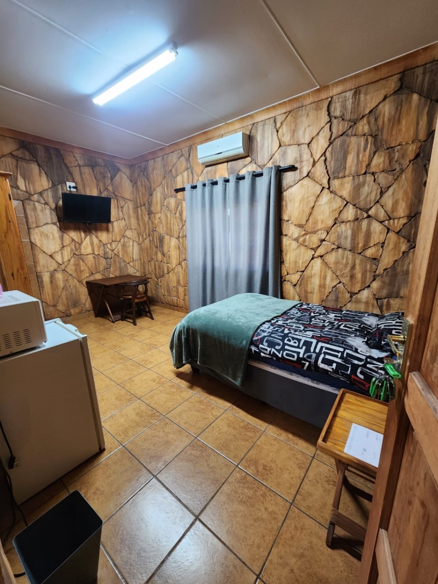 To Let 7 Bedroom Property for Rent in Kathu Northern Cape